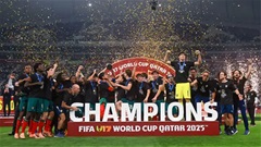 Cristiano Ronaldo chúc mừng U17 Bồ Đào Nha vô địch U17 thế giới